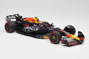 Red Bull Racing RB20 #11 S. Perez Bahrain GP 2024 Minichamps 1:18 110240111 Metall — bild 4 av 7