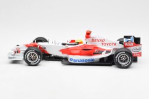 Panasonic Toyota Racing TF106 #8 R. Schumacher F1 2006 Minichamps 1:18 100060007 Metall — bild 3 av 6