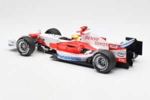 Panasonic Toyota Racing TF106 #8 R. Schumacher F1 2006 Minichamps 1:18 100060007 Metall — bild 5 av 6