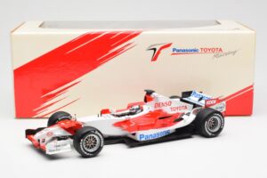 Toyota TF106 Panasonic Toyota Racing J. Trulli F1 Presentation 2006 Minichamps 1:18 AM59554H Metall — bild 6 av 6