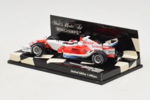 Toyota TF106 Panasonic #12 J. Trulli Panasonic Toyota Racing Showcar 2006 Minichamps 1:43 400060078 Metall — bild 3 av 5