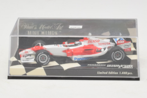 Toyota TF106 Panasonic #12 J. Trulli Panasonic Toyota Racing Showcar 2006 Minichamps 1:43 400060078 Metall — bild 4 av 5