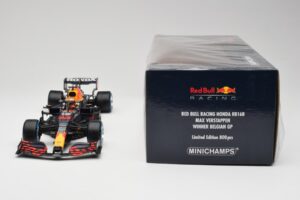 Red Bull Racing Honda RB16B #33 M. Verstappen Belgian GP Winner 2021 Minichamps 1:18 110211333 Resin — bild 6 av 7