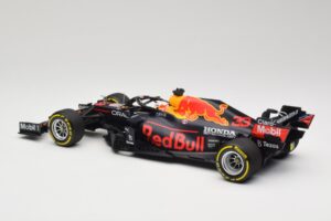 Red Bull Racing Honda RB16B #33 M. Verstappen Mexican GP Winner 2021 Minichamps 1:18 110211933 Resin — bild 5 av 6