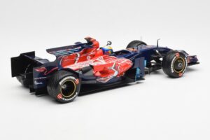 Red Bull Racing RB6 #6 M. Webber F1 Showcar 2010 Minichamps 1:18 150100076 Metall — bild 2 av 6