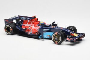 Red Bull Racing RB6 #6 M. Webber F1 Showcar 2010 Minichamps 1:18 150100076 Metall — bild 4 av 6