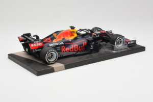 Red Bull Racing RB16B #33 M. Verstappen Monaco GP Winner 2021 Minichamps 1:18 113210533-R1 Resin — bild 3 av 6