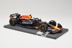 Oracle Red Bull Racing RB18 #33 M. Verstappen Belgian GP 2022 Minichamps 1:18 113221401 Resin — bild 4 av 7