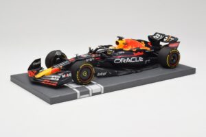 Oracle Red Bull Racing RB18 #33 M. Verstappen Mexican GP 2022 Minichamps 1:18 113222001 Resin — bild 2 av 7