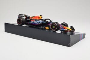 Oracle Red Bull Racing RB19 #33 M. Verstappen Miami GP 2023 Case Edition Minichamps 1:18 113233501 Resin — bild 4 av 7