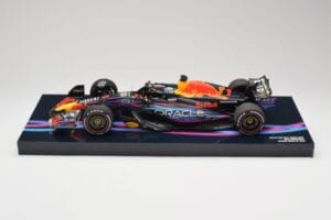 Oracle Red Bull Racing RB19 #33 M. Verstappen Miami GP 2023 Case Edition Minichamps 1:18 113233501 Resin