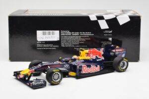 Red Bull Racing RB7 #2 M. Webber Showcar F1 2011 Minichamps 1:18 110110072 Metall — bild 6 av 6