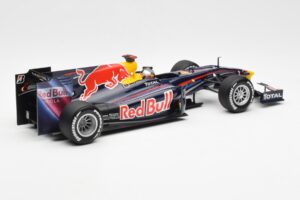 Red Bull Racing Renault RB5 #5 S. Vettel Showcar 2010 Minichamps 1:18 153100175 Metall — bild 2 av 6