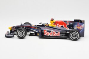 Red Bull Racing Renault RB5 #5 S. Vettel Showcar 2010 Minichamps 1:18 153100175 Metall — bild 3 av 6