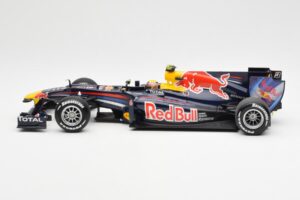 Red Bull Racing Renault RB6 #6 M. Webber F1 2010 Minichamps 1:18 110100006 Metall — bild 3 av 6
