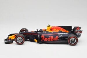 Red Bull Racing RB13 Tag Heuer #33 M. Verstappen Australian GP 2017 Minichamps 1:18 110170033 Resin — bild 3 av 7