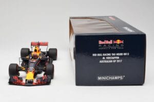 Red Bull Racing RB13 Tag Heuer #33 M. Verstappen Australian GP 2017 Minichamps 1:18 110170033 Resin — bild 6 av 7