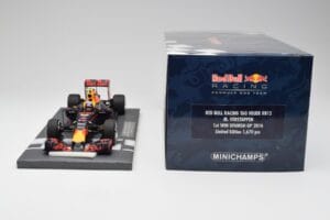 Red Bull RB12 #33 M. Verstappen Spain GP Winner 2016 Minichamps 1:18 117160333 Metall — bild 7 av 7