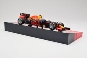 Red Bull RB12 #33 M. Verstappen Spain GP Winner 2016 Minichamps 1:18 147160533 Metall — bild 4 av 6