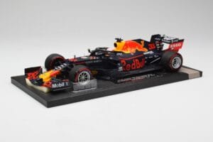 Red Bull RB15 #33 M. Verstappen Brazil GP Winner 2019 Minichamps 1:18 113191933 Metall — bild 2 av 7
