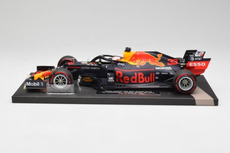 Red Bull RB15 #33 M. Verstappen Brazil GP Winner 2019 Minichamps 1:18 113191933 Metall
