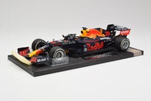 Red Bull RB16 #33 M. Verstappen Abu Dhabi GP Winner 2020 Minichamps 1:18 113201733 Metall — bild 2 av 6