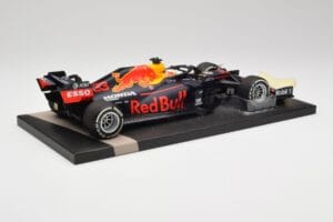 Red Bull RB16 #33 M. Verstappen Abu Dhabi GP Winner 2020 Minichamps 1:18 113201733 Metall — bild 3 av 6