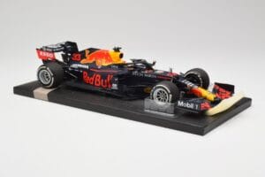 Red Bull RB16 #33 M. Verstappen Abu Dhabi GP Winner 2020 Minichamps 1:18 113201733 Metall — bild 4 av 6
