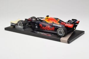 Red Bull RB16 #33 M. Verstappen Abu Dhabi GP Winner 2020 Minichamps 1:18 113201733 Metall — bild 5 av 6