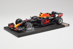 Red Bull RB16B #33 M. Verstappen Dutch GP Winner 2021 Minichamps 1:18 113212533 Metall — bild 2 av 7