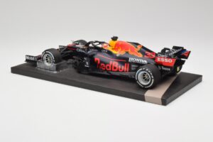 Red Bull RB16B #33 M. Verstappen Dutch GP Winner 2021 Minichamps 1:18 113212533 Metall — bild 5 av 7