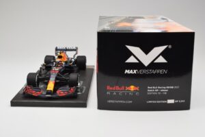 Red Bull RB16B #33 M. Verstappen Dutch GP Winner 2021 Minichamps 1:18 113212533 Metall — bild 7 av 7