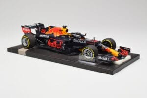 Red Bull RB16B #33 M. Verstappen France GP Winner 2021 Minichamps 1:18 113210833 Metall — bild 4 av 7