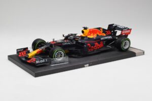 Red Bull RB16B #33 M. Verstappen Emilia Romagna GP Winner 2021 Minichamps 1:18 113210233T Metall — bild 2 av 6