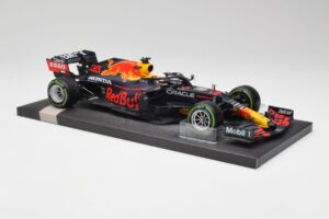 Red Bull RB16B #33 M. Verstappen Emilia Romagna GP Winner 2021 Minichamps 1:18 113210233T Metall — bild 4 av 6