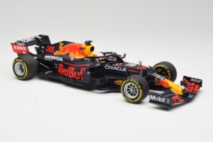 Red Bull RB16B #33 M. Verstappen Emilia Romagna GP Winner Mid Race Tyres 2021 Minichamps 1:18 110210133 Metall — bild 4 av 7