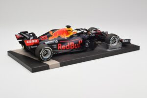 Red Bull RB16B #33 M. Verstappen Styrian & Austrian GP Winner 2021 Minichamps 1:18 113210933 Metall — bild 3 av 6