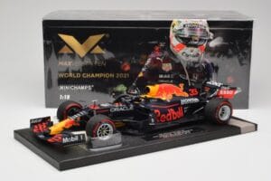Red Bull RB16B #33 M. Verstappen Abu Dhabi GP 2021 Winner Missing Figurine & Pitboard Minichamps 1:18 113212333 Resin — bild 7 av 7
