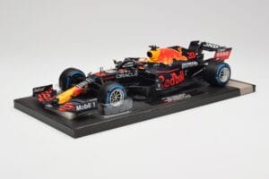 Red Bull RB16B #33 M. Verstappen Belgian GP 2021 Winner Minichamps 1:18 113211333 Resin — bild 2 av 7