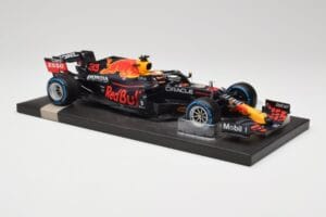 Red Bull RB16B #33 M. Verstappen Belgian GP 2021 Winner Minichamps 1:18 113211333 Resin — bild 4 av 7