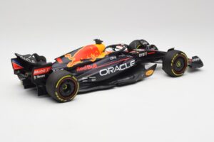 Red Bull RB18 #1 M. Verstappen France GP Winner 2022 Minichamps 1:18 110221201 Metall — bild 2 av 7