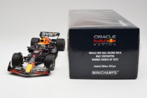 Red Bull RB18 #1 M. Verstappen France GP Winner 2022 Minichamps 1:18 110221201 Metall — bild 7 av 7