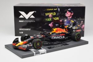 Red Bull RB18 #1 M. Verstappen Japan GP Winner No Figure 2022 Minichamps 1:18 113221801B Metall — bild 6 av 7