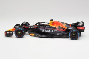 Red Bull RB18 #1 M. Verstappen Monaco GP 3rd Wet 2022 Minichamps 1:18 110220701 Metall — bild 3 av 7