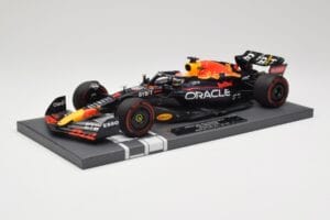 Red Bull RB18 Oracle #1 M. Verstappen Dutch GP 2022 Winner Minichamps 1:18 113221501 Resin — bild 2 av 7