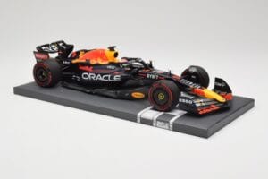 Red Bull RB18 Oracle #1 M. Verstappen Dutch GP 2022 Winner Minichamps 1:18 113221501 Resin — bild 4 av 7