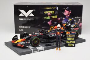Red Bull RB18 Oracle #1 M. Verstappen Japanese GP 2022 World Champion Minichamps 1:18 113221801 Resin — bild 7 av 7