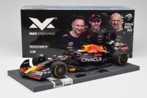 Red Bull RB18 Oracle #1 M. Verstappen US GP 2022 Winner Minichamps 1:18 113221901 Resin — bild 7 av 7