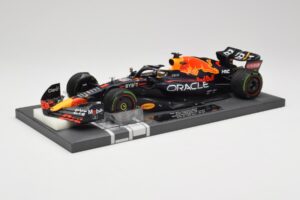Red Bull RB18 #1 M. Verstappen Emilia Romagna GP 2022 Winner Minichamps 1:18 113220401 Resin — bild 2 av 7