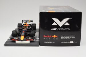 Red Bull RB18 #1 M. Verstappen Emilia Romagna GP 2022 Winner Minichamps 1:18 113220401 Resin — bild 6 av 7